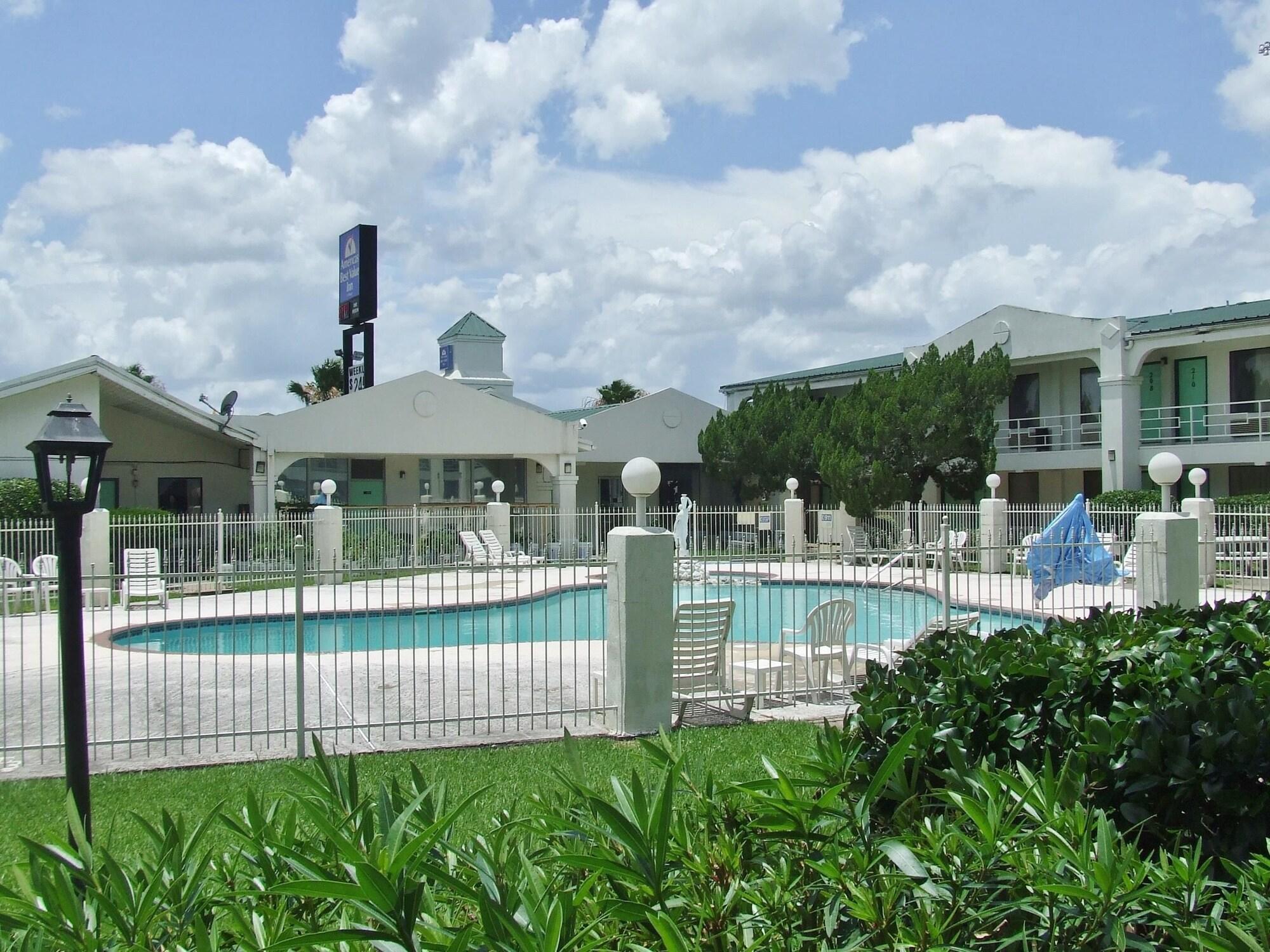 Americas Value Motel Beaumont